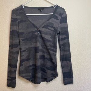Lucky Brand Black and Grey Camo Sweater